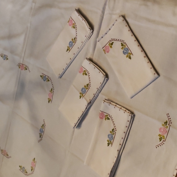 Dining Embroidered Table Cloth And Napkins Poshmark